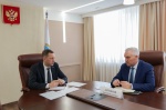 Губернатор Роман Бусаргин провел встречу с председателем Торгово-промышленной палаты региона Алексеем Антоновым. Темой обсуждения стала поддержка предпринимателей.