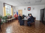19 февраля глава района Константин Мызников провел рабочую встречу с настоятелем Свято-Никольского храма г. Ершов  Кириллом Бауковым.