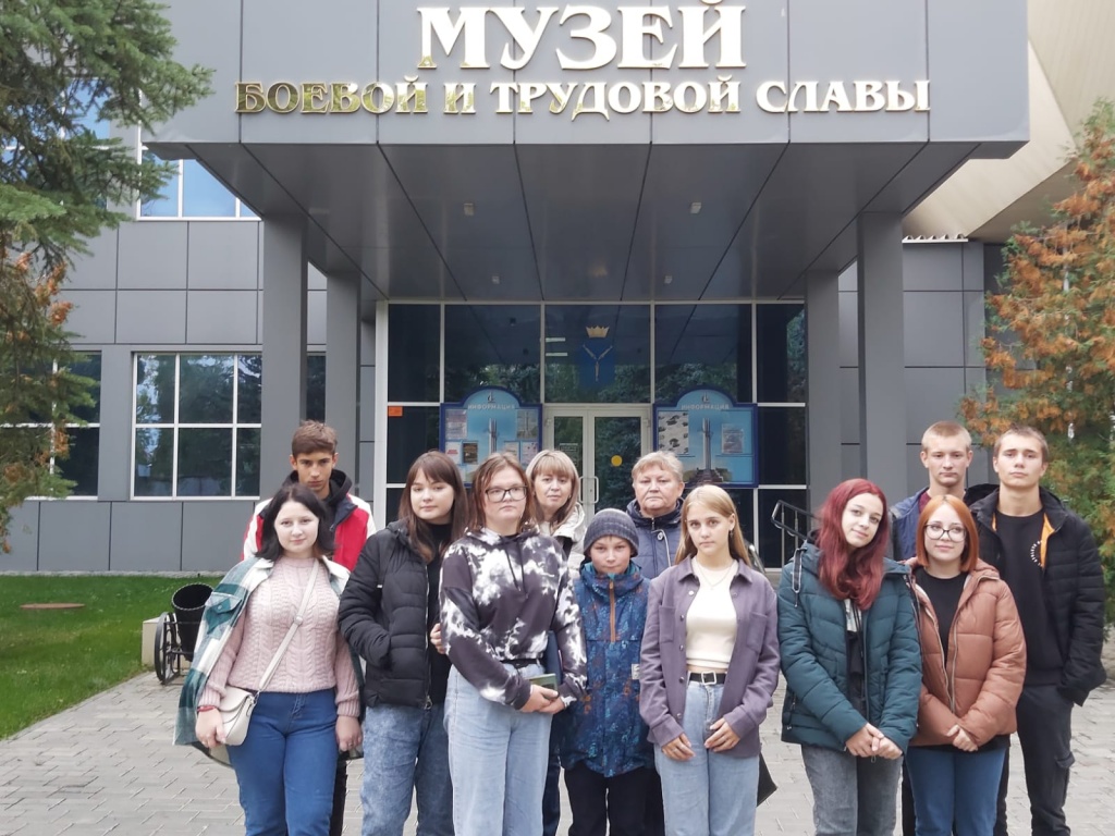 25 - 26 сентября обучающиеся МОУ "СОШ Орлов - Гай " были на экскурсии в городе Энгельс и  городе Саратов .С целью патриотического воспитания подрастающего поколения.