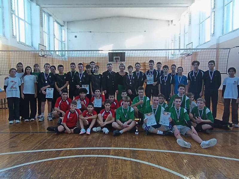 11 ноября в школе № 2 г. Ершова прошел муниципальный турнир по волейболу среди юношей 2006-2012 г.р.